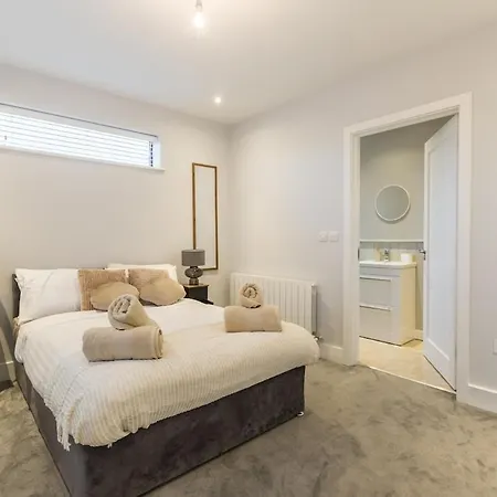 Hot Tub Luxe In The Heart Of فيلة دبلن