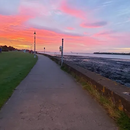 فيلة Hot Tub Luxe In The Heart Of