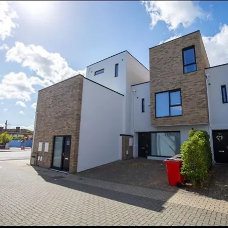 Hot Tub Luxe In The Heart Of فيلة دبلن