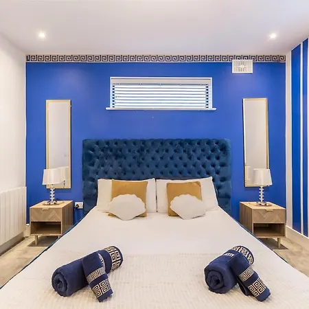 Hot Tub Luxe In The Heart Of *