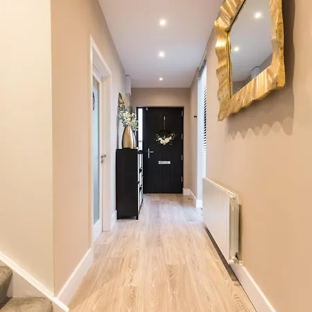 Hot Tub Luxe In The Heart Of دبلن