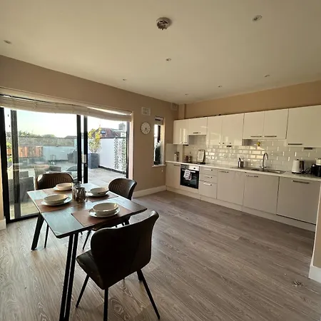 Hot Tub Luxe In The Heart Of * دبلن