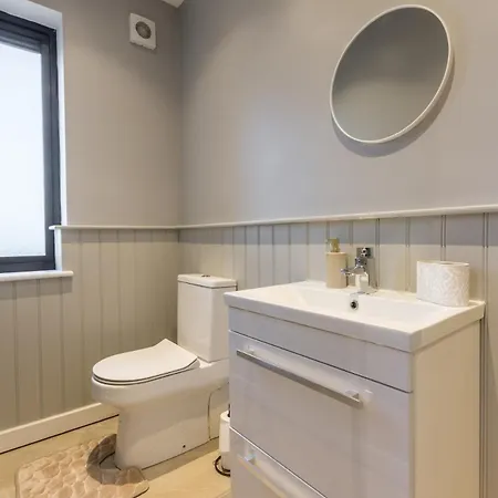 Hot Tub Luxe In The Heart Of