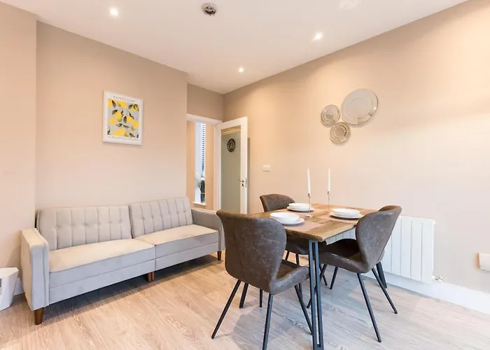 Hot Tub Luxe In The Heart Of Villa *