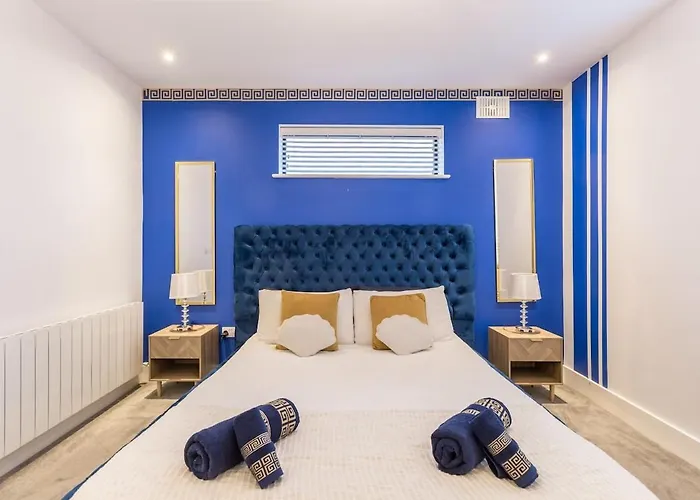 Hot Tub Luxe In The Heart Of *