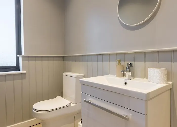 Hot Tub Luxe In The Heart Of