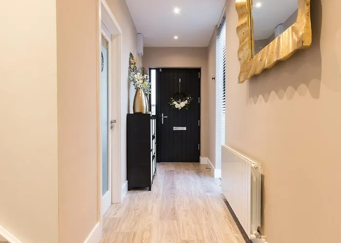 Hot Tub Luxe In The Heart Of דבלין